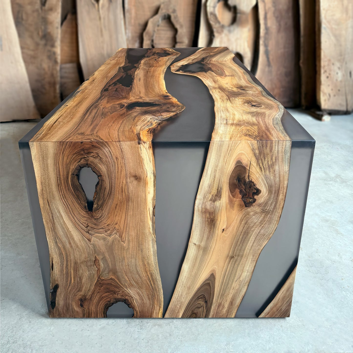 Table à manger moderne en résine époxy