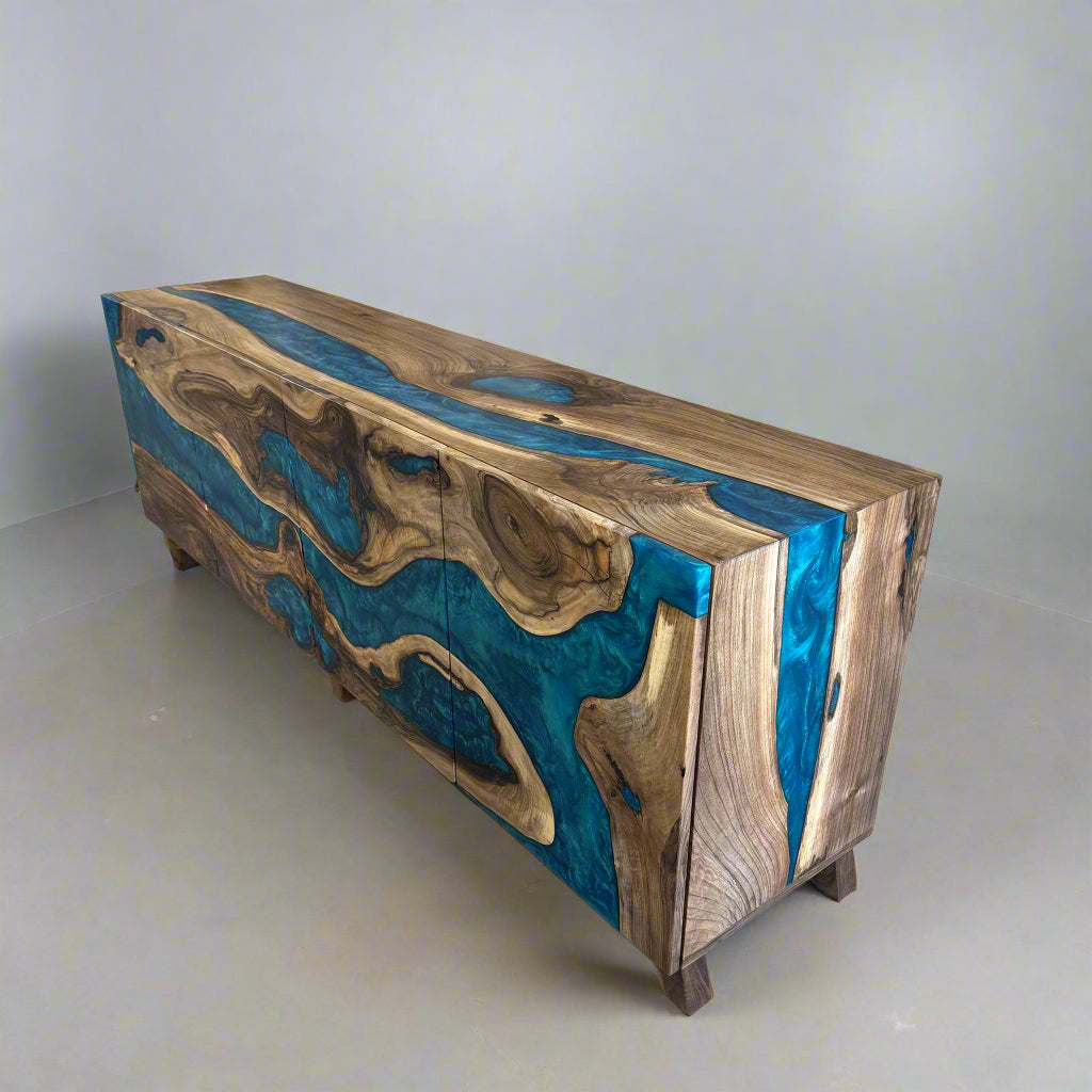 Sideboard aus Holz und Epoxidharz in Perltürkis