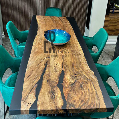 Table à manger en bois et résine époxy noire