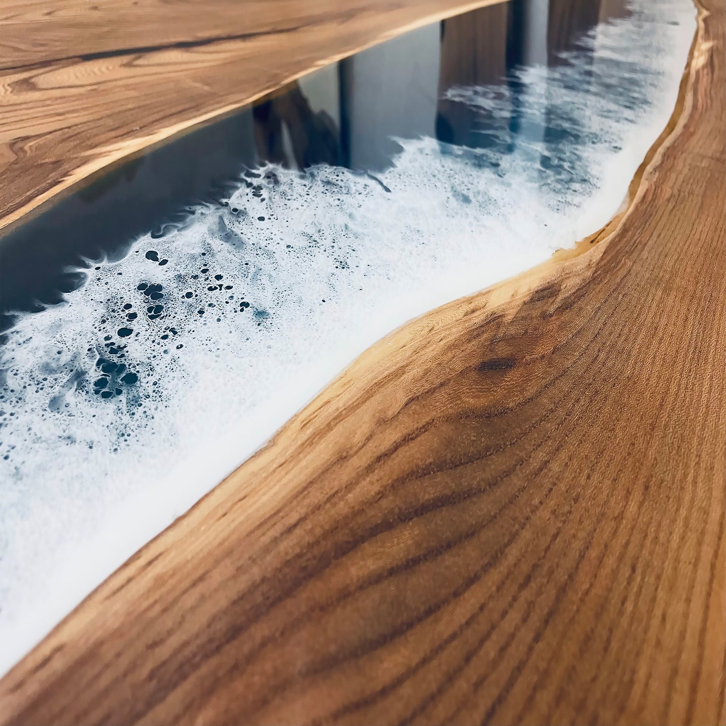 Table en résine époxy bleue Ocean Waves