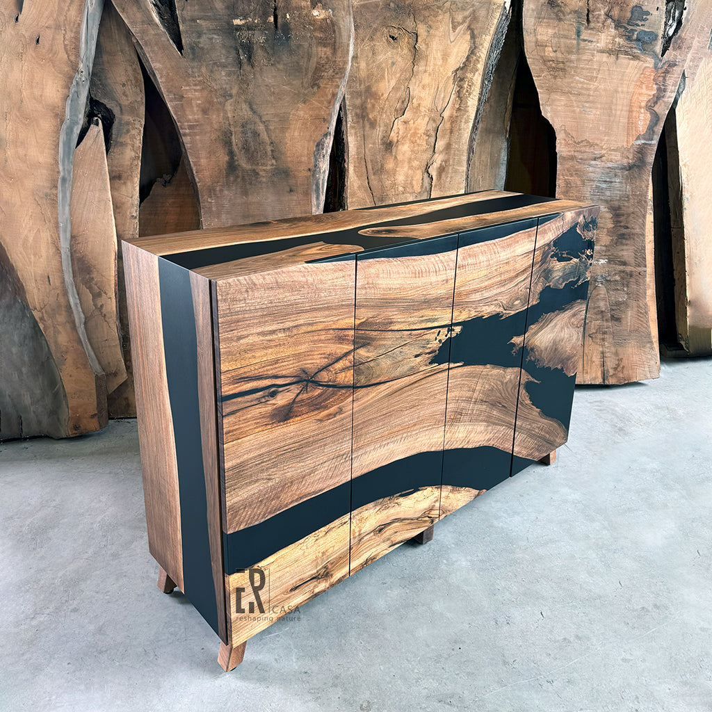 Credenza in legno di noce e resina epossidica nera opaca