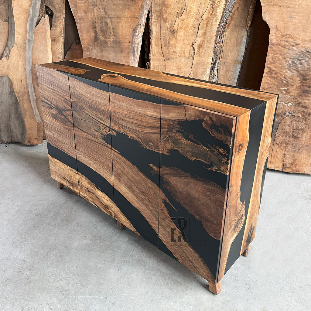 Credenza in legno di noce e resina epossidica nera opaca