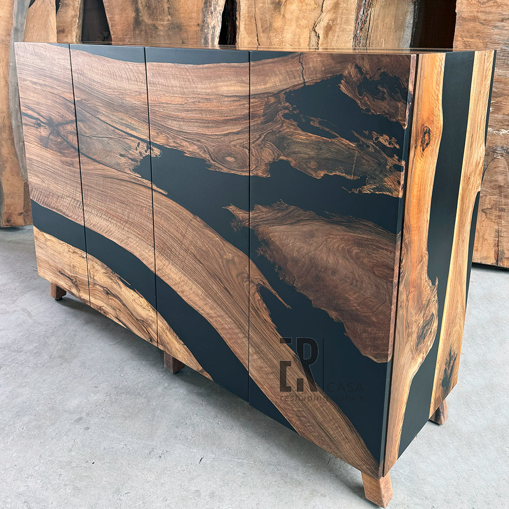 Credenza in legno di noce e resina epossidica nera opaca