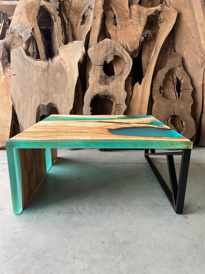 Table Rivière Cascade En Bois De Châtaignier Et Résine Epoxy