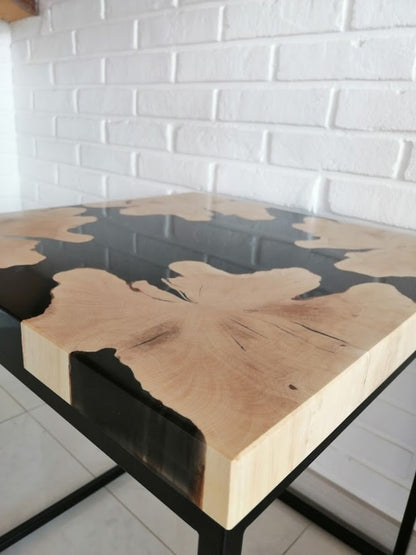 Table d'appoint en résine époxy verte