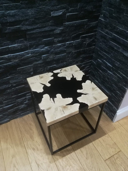 Couchtisch aus transparentem schwarzem Epoxidharz