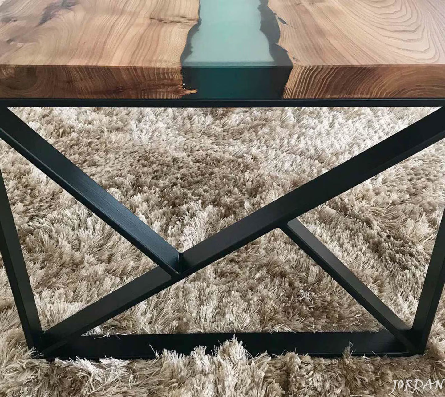 Table d'appoint en résine époxy verte