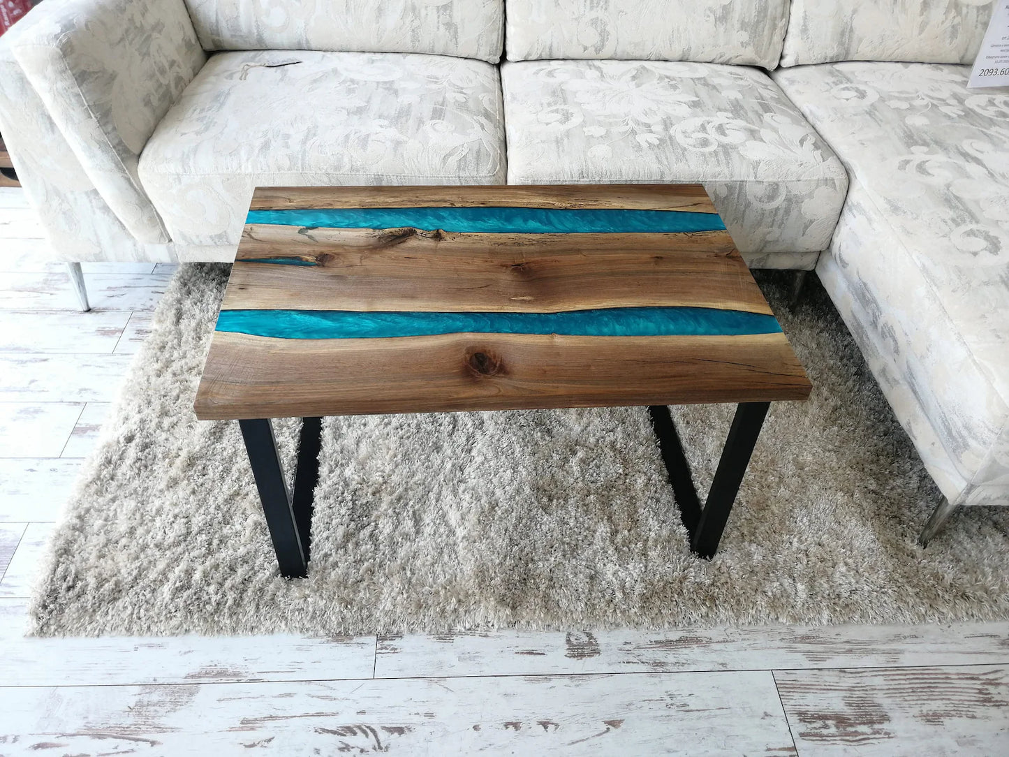 Table d'appoint en résine époxy verte