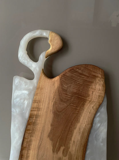 Dalle en bois de noyer et buffet époxy