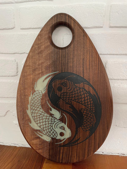 Dalle en bois de noyer et buffet époxy