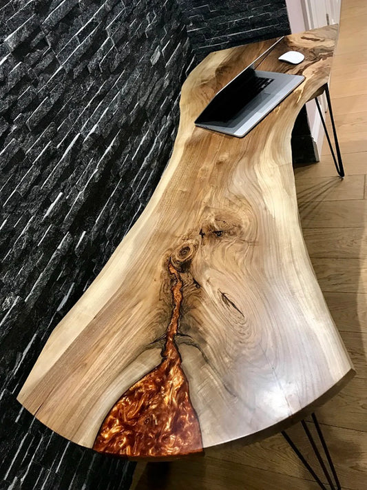 Bureau en dalles à bords bruts en bois massif