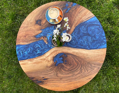 Table d'appoint en résine époxy verte