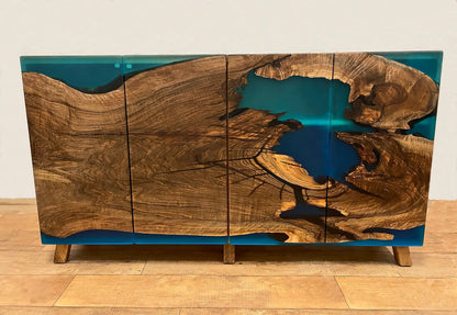 Buffet en bois et époxy bicolore