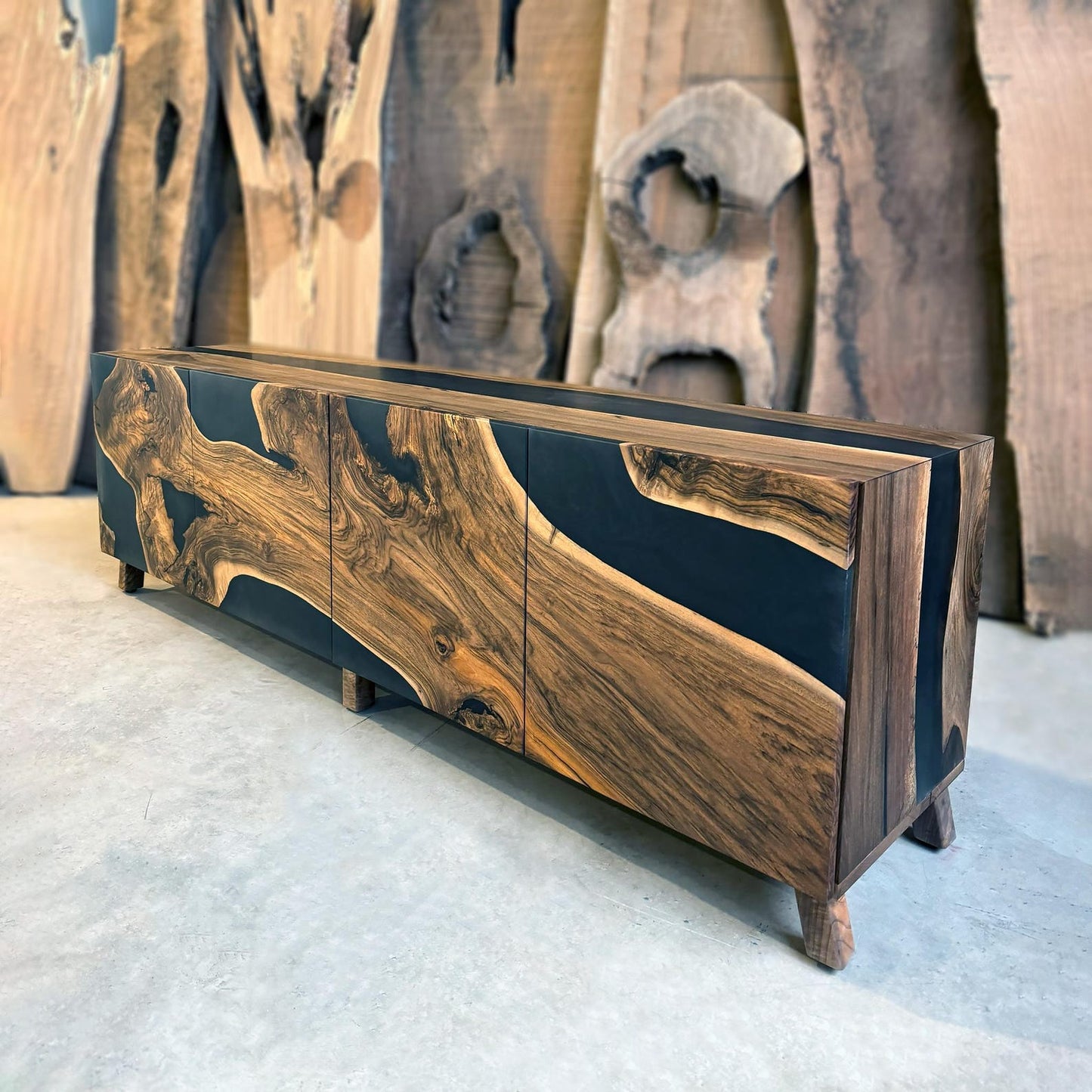 Buffet en bois et époxy bicolore
