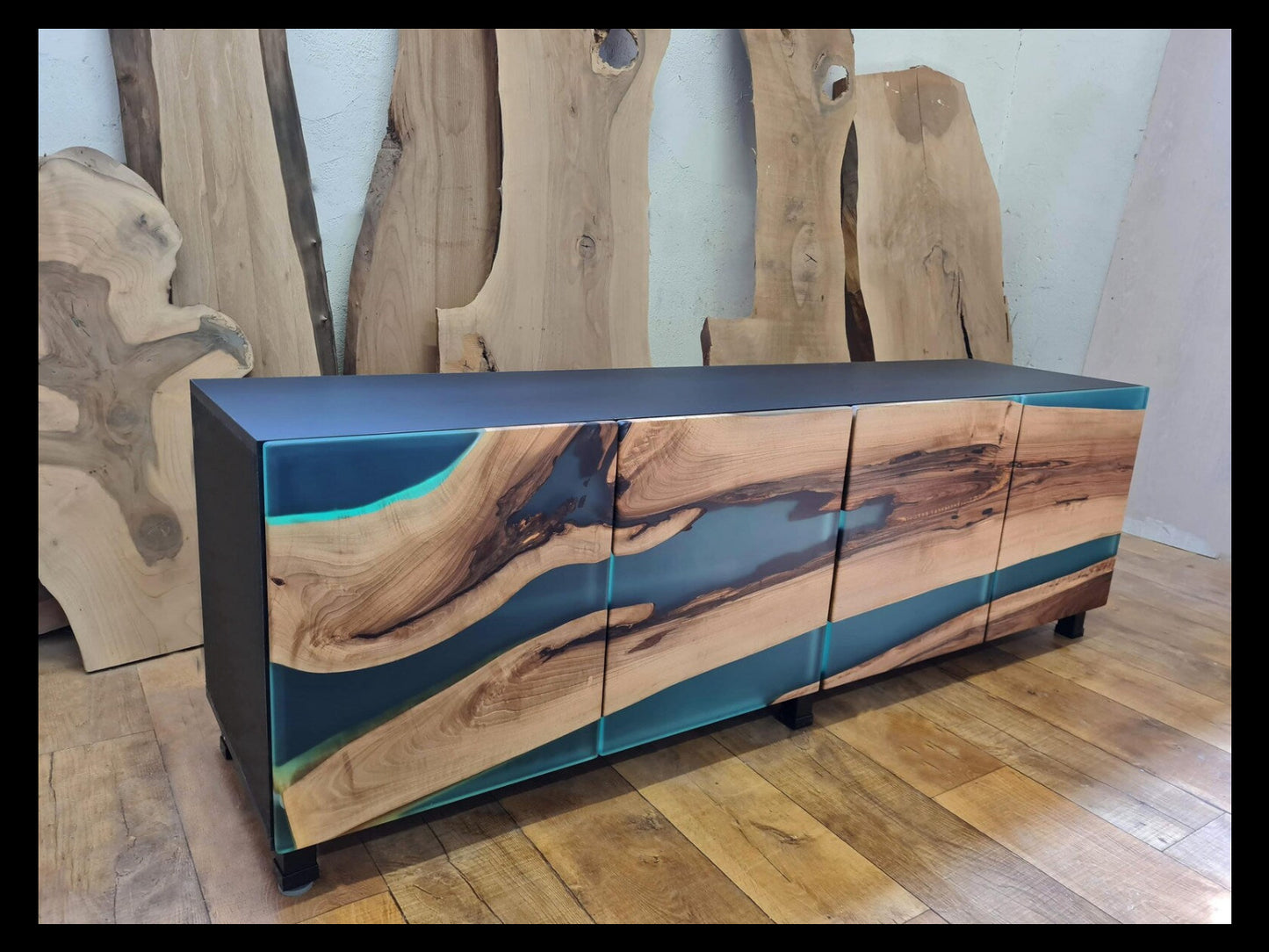 Buffet en bois et époxy bicolore
