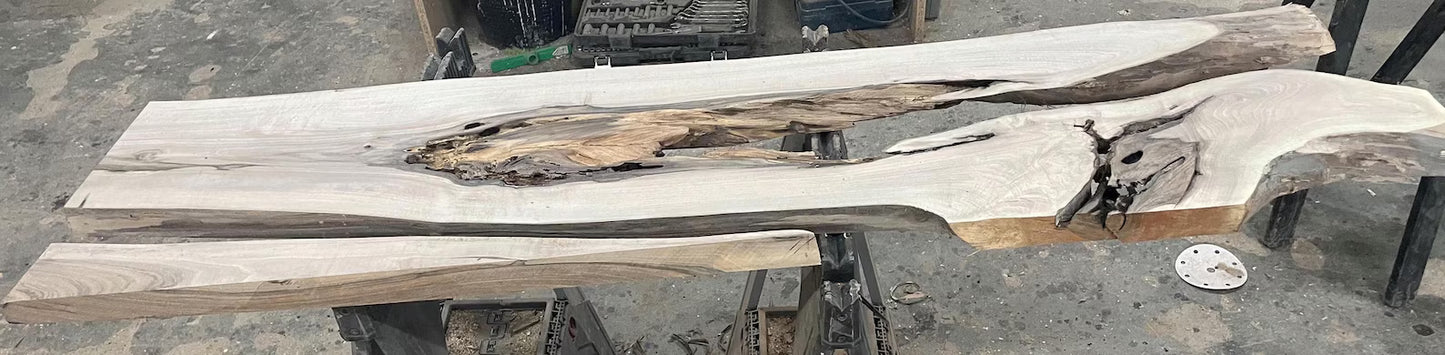 Buffet en bois et époxy bicolore
