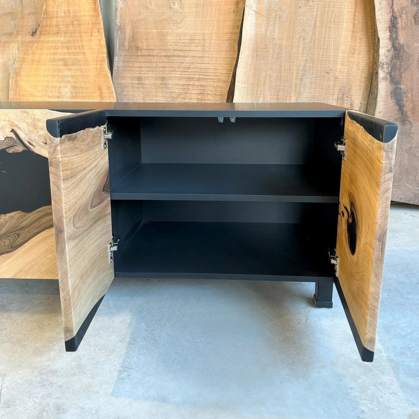 Buffet en bois et époxy bicolore