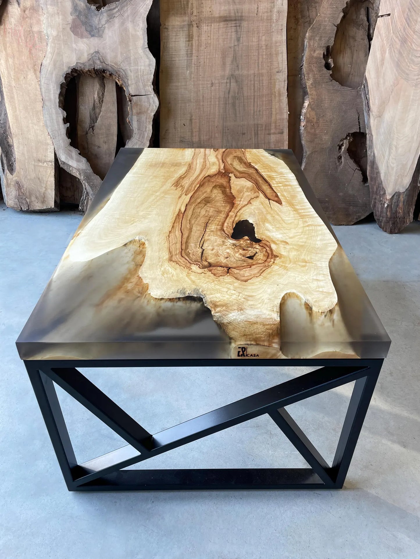 Table d'appoint en résine époxy verte