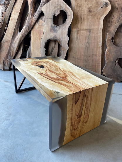 Table d'appoint en résine époxy verte
