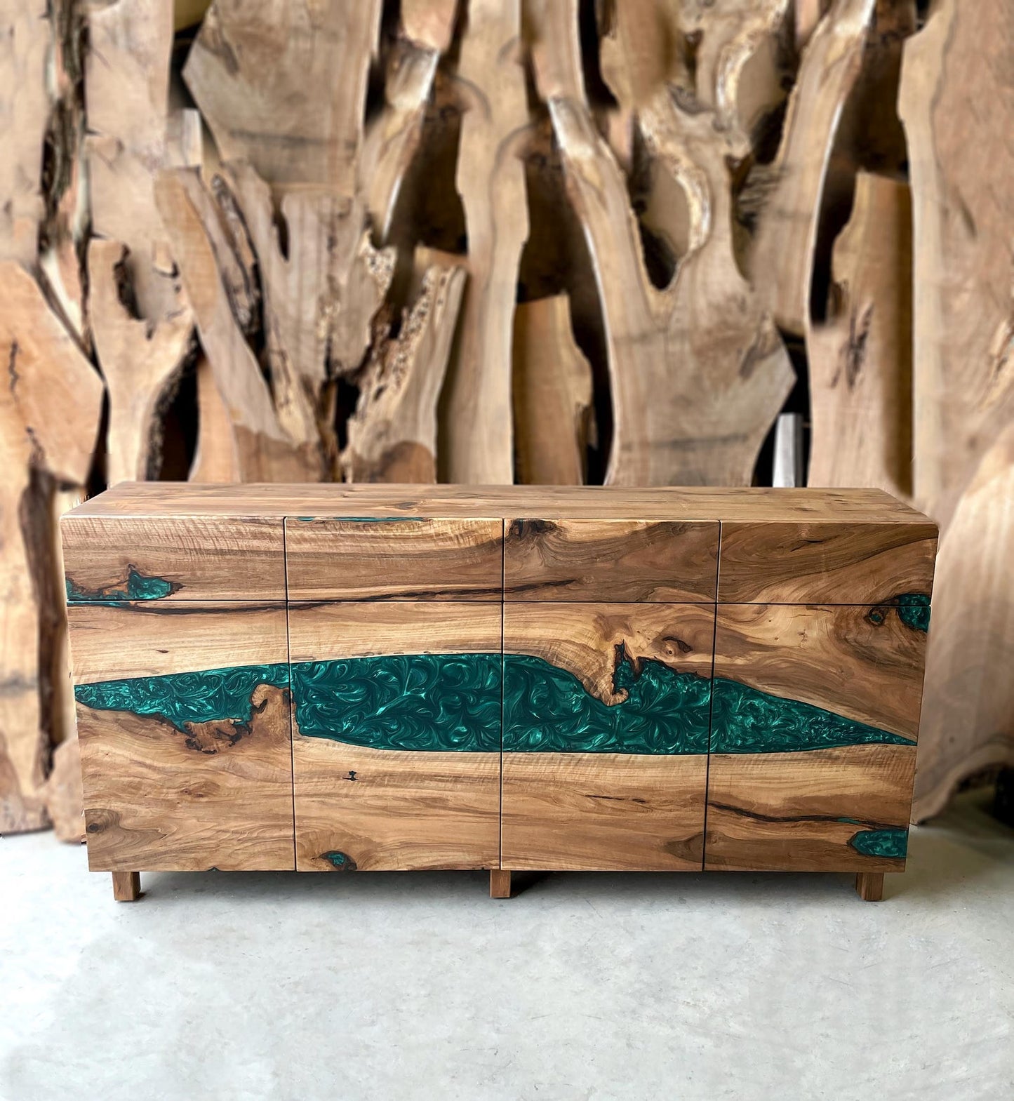 Buffet en bois et époxy bicolore