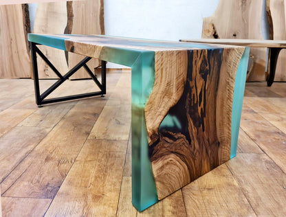 Table d'appoint en résine époxy verte