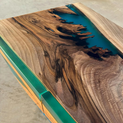 Buffet en bois et époxy bicolore