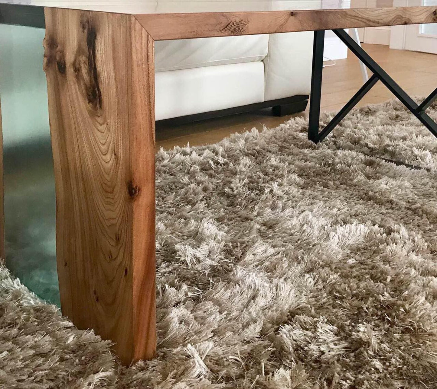 Table d'appoint en résine époxy verte