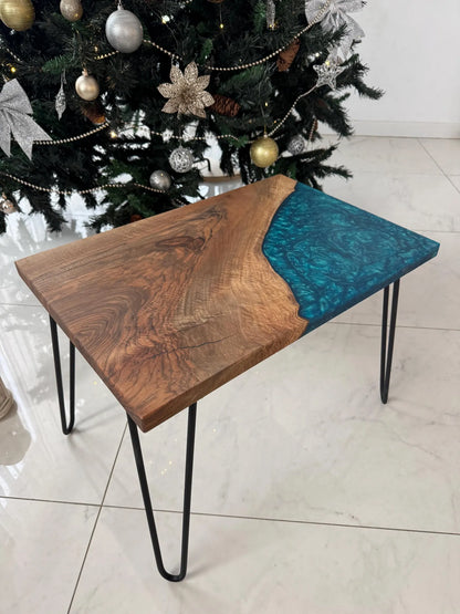 Table d'appoint en résine époxy verte