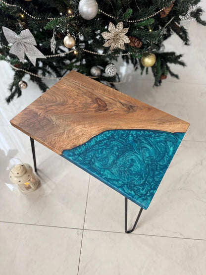 Table d'appoint en résine époxy verte