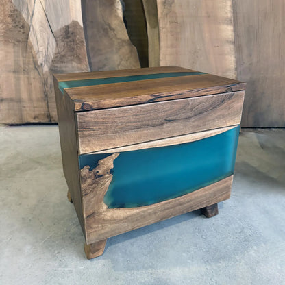 Commode fonctionnelle moderne en bois de noyer et résine époxy
