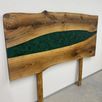 Table d'appoint en résine époxy verte