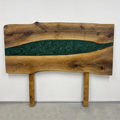 Table d'appoint en résine époxy verte