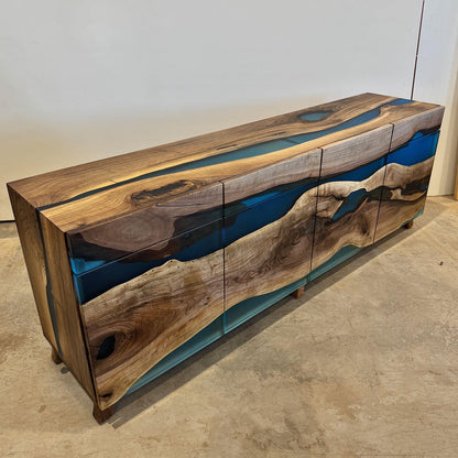 Buffet en bois et époxy bicolore