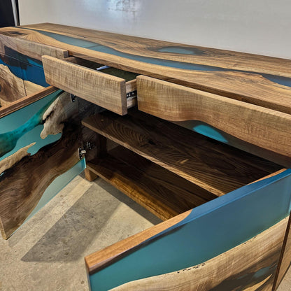 Buffet en bois et époxy bicolore