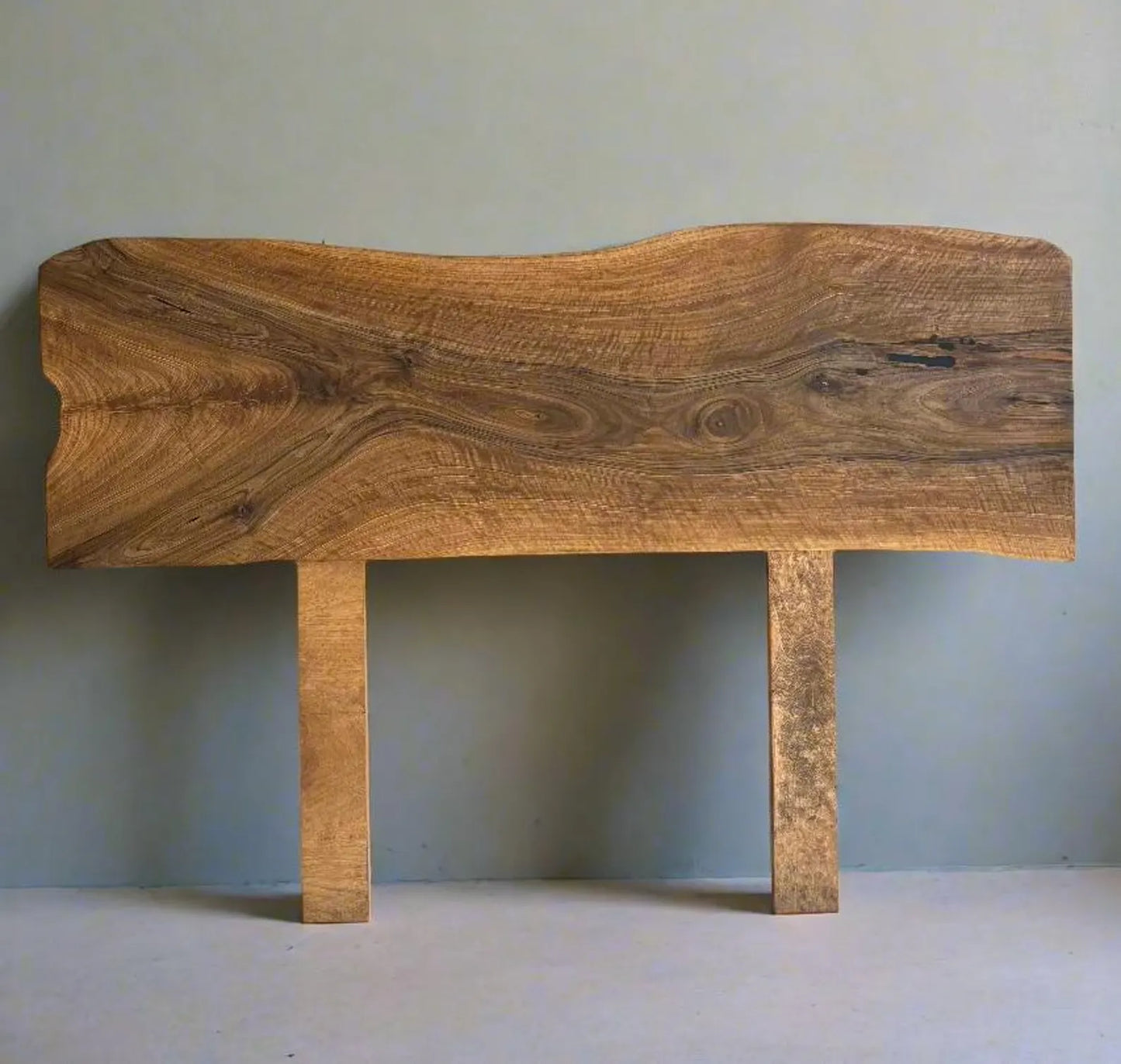 Table d'appoint en résine époxy verte