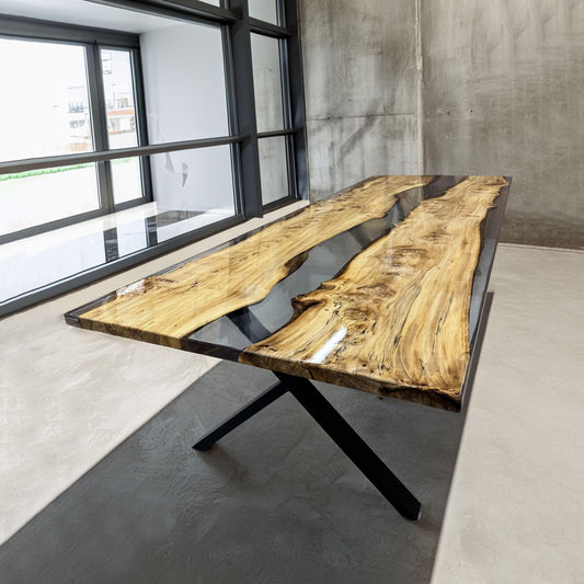 Table en bois de noyer et époxy noir transparent