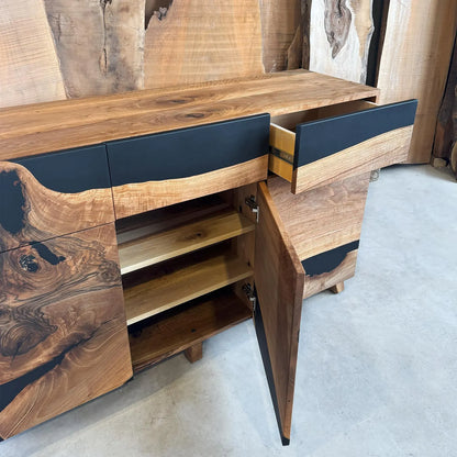 Sideboard aus Holz und Epoxidharz in Perltürkis